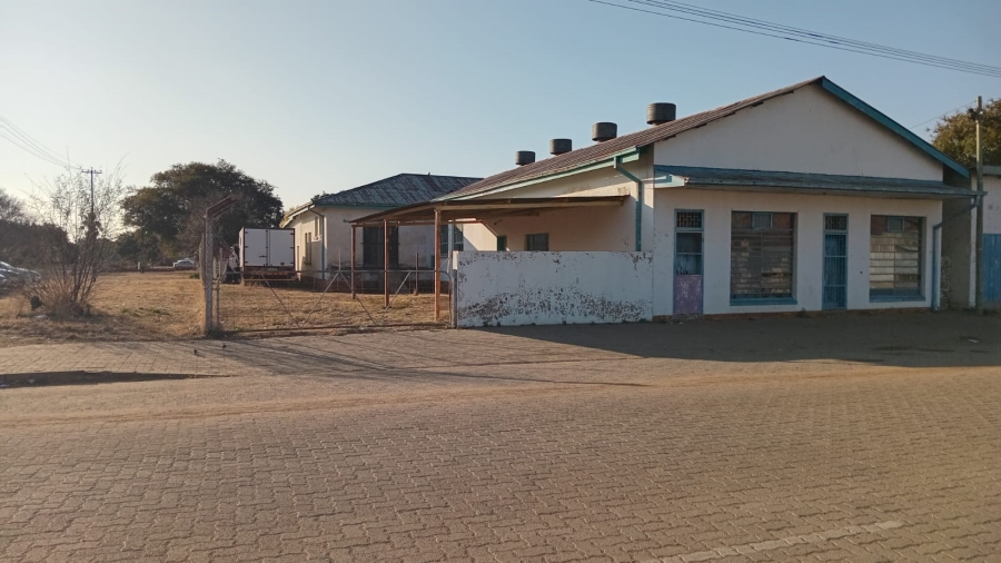  Bedroom Property for Sale in Bloemhof North West